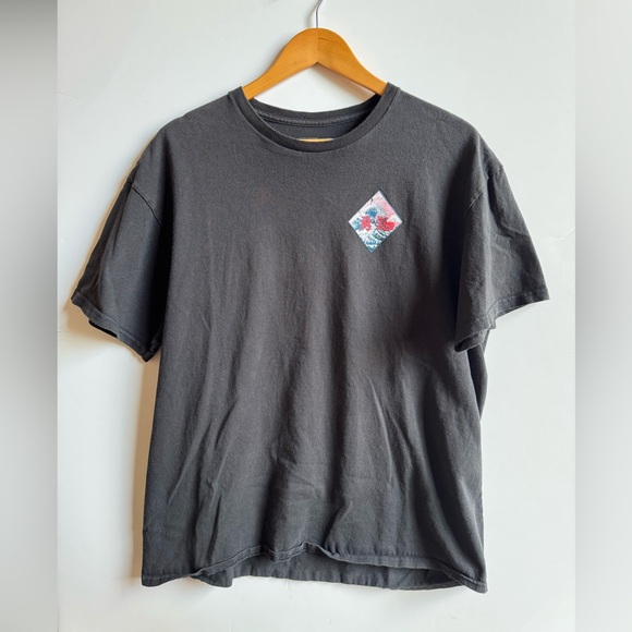 Water wave graphic tee - Picture 1 of 11